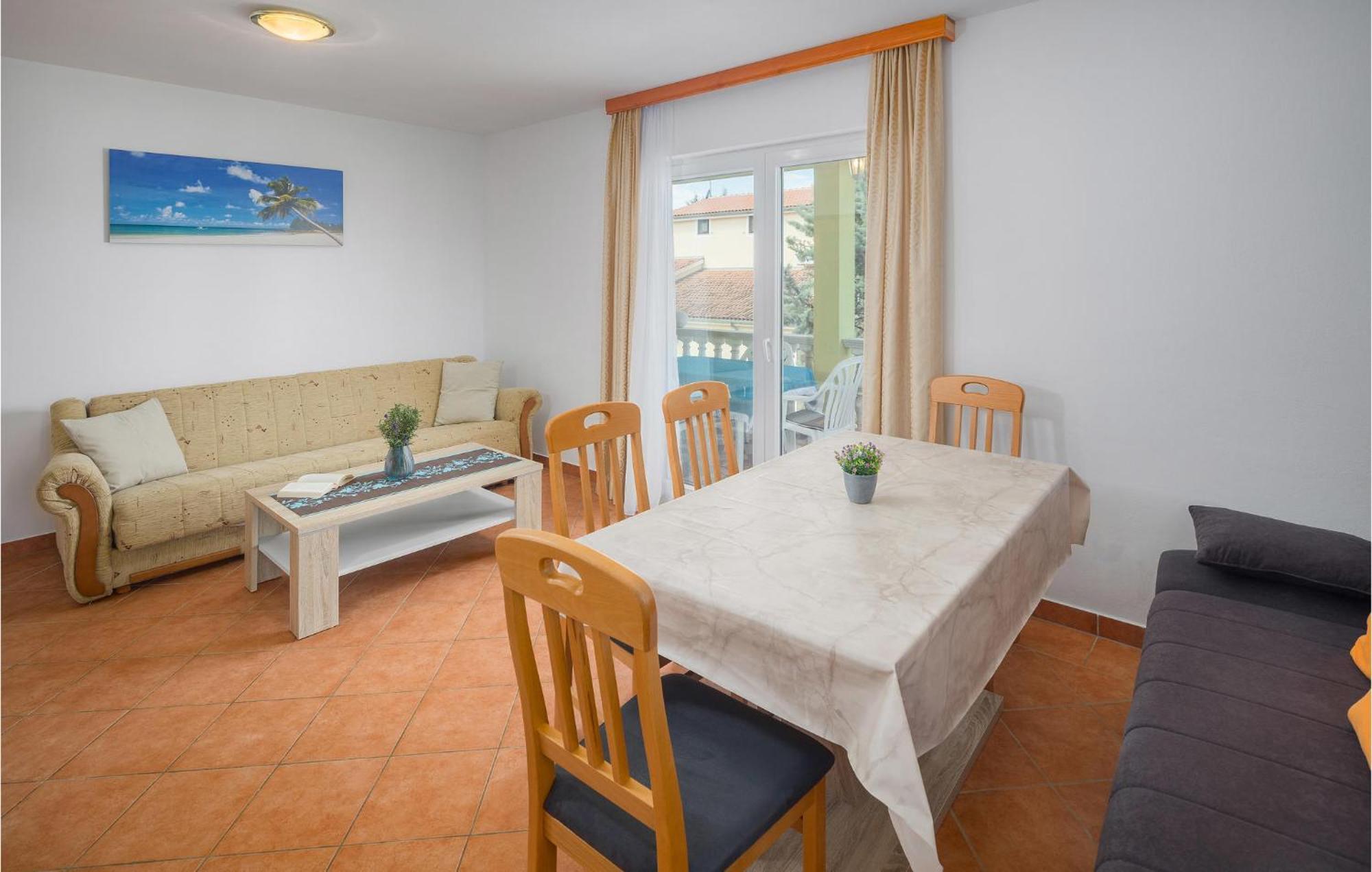 1 Bedroom Beautiful Apartment In โปเรช ภายนอก รูปภาพ